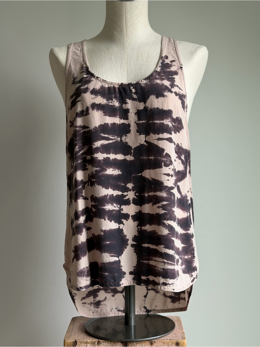 Relaxed Tie-Dye Scoop Racerback Tank Top in Light Pink and Black